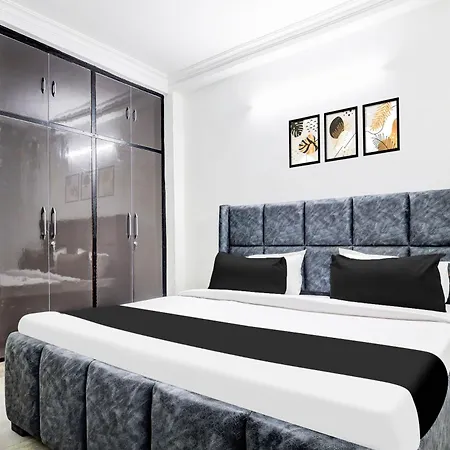 Hotel O Royal